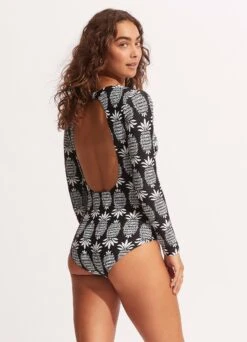 Corsica V Neck Long Sleeve Surfsuit - Black 8 Corsica V Neck Long Sleeve Surfsuit - Black -Fashion Swimwear Store 11074 810 Black 5