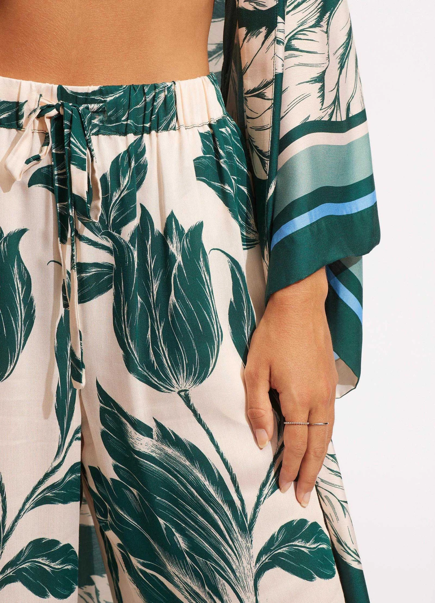 Fleur De Bloom Silk Pant - Evergreen 7 Fleur De Bloom Silk Pant - Evergreen - Image 5