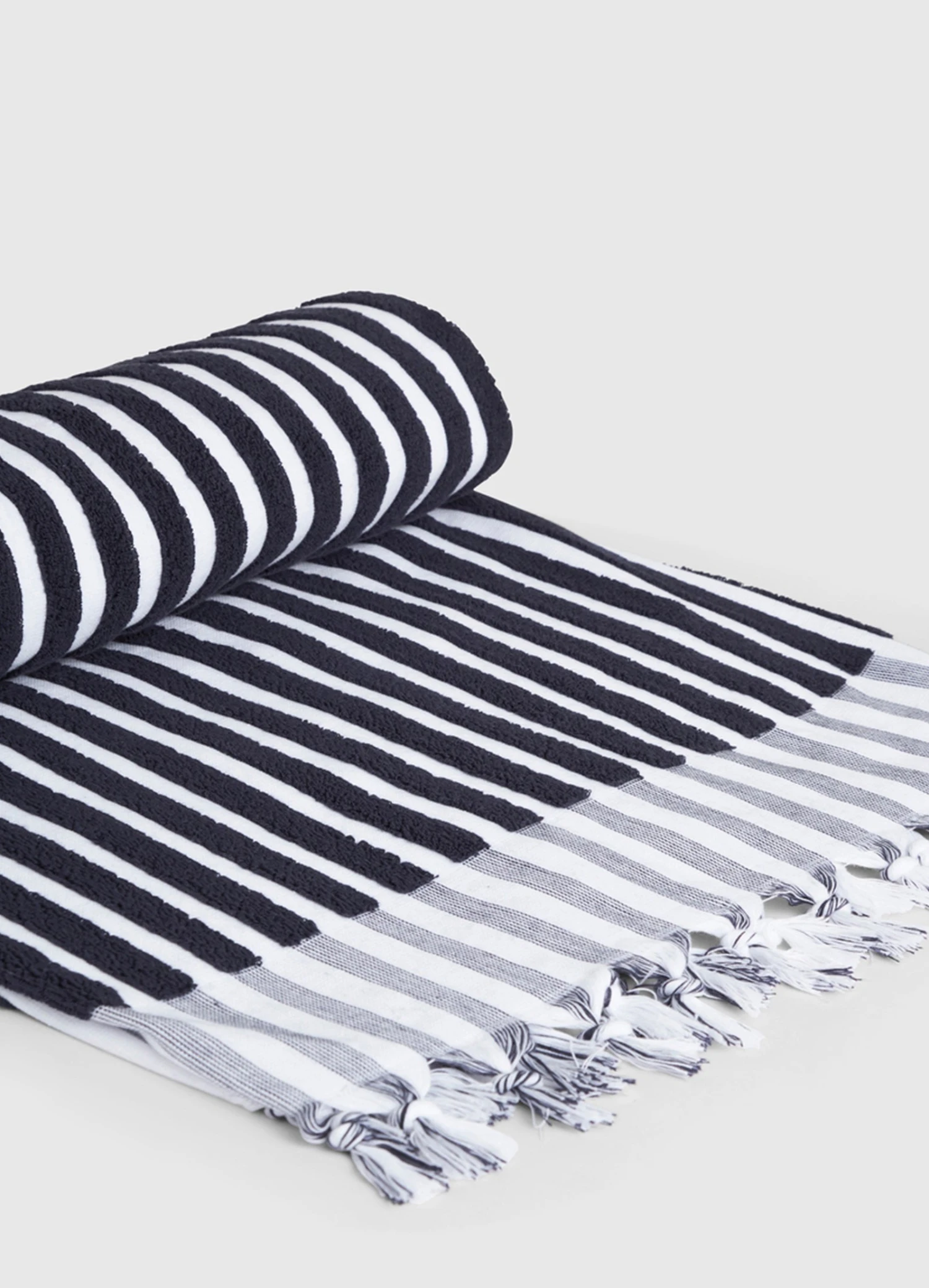 Marina Stripe Towel - True Navy 5 Marina Stripe Towel - True Navy - Image 3