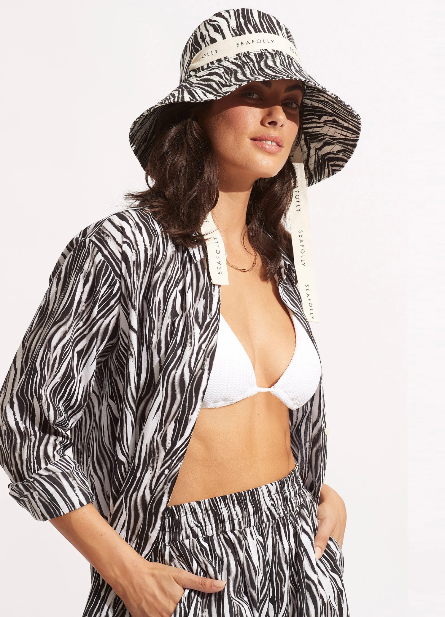 Zahara Bucket Hat - Black 3 Zahara Bucket Hat - Black